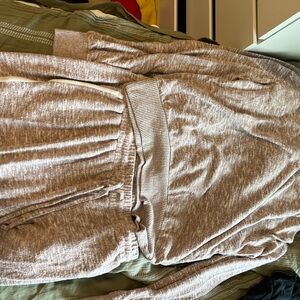 Cozy Heathered Lounge SET Both Top and Bottom (WORN ONCE)